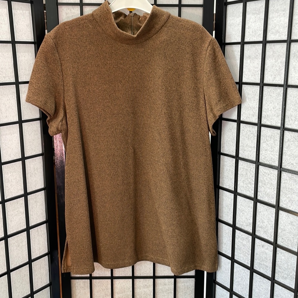 Mr. Max Short Sleeve Mock Neck Knit Top SZ L
